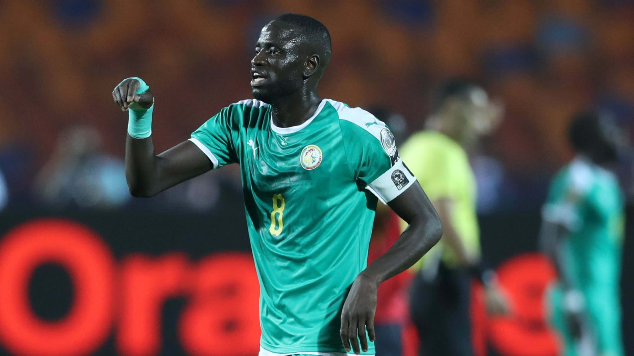 Cheikhou Kouyaté Là Ai? Sự Nghiệp Bóng Đá Và Cuộc Sống Cầu Thủ