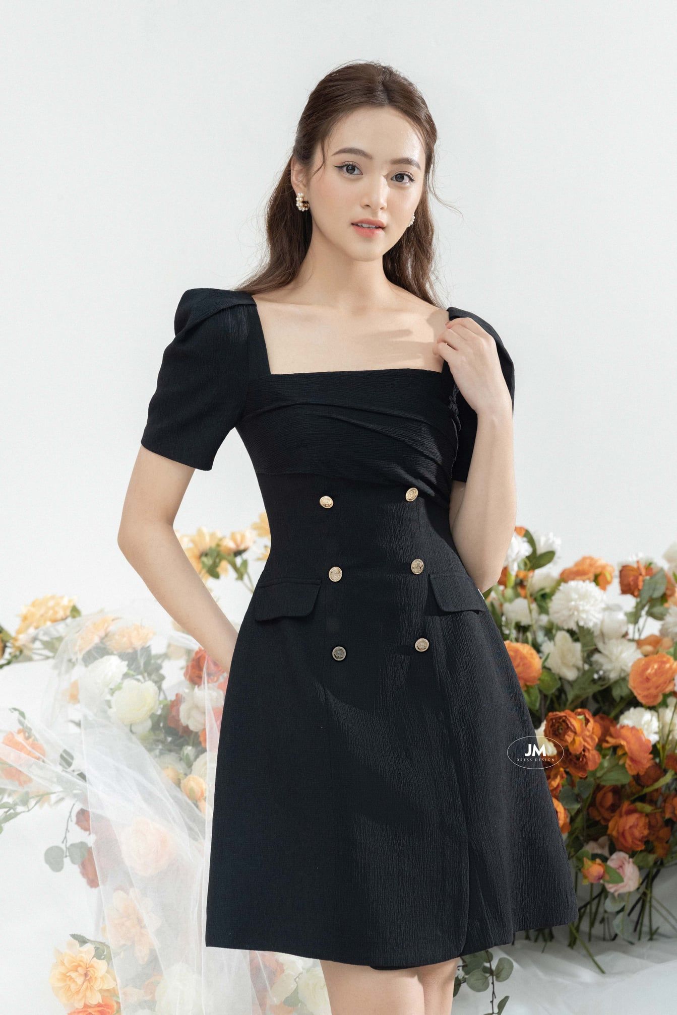 Đầm A xếp li ngực 2 hàng cúc