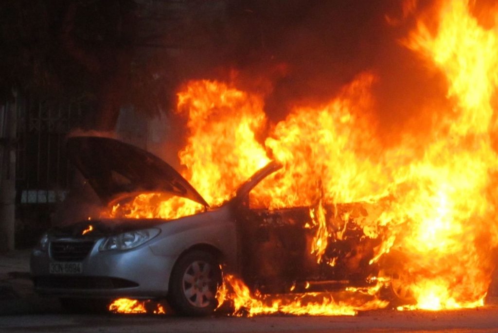 9 nguyên nhân dễ gây cháy nổ xe ô tô - Subaru Hà Nội
