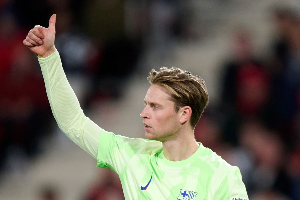 Frenkie de Jong có một người ủng hộ quan trọng tại Barcelona mặc dù có những nghi ngờ về tương lai - Football España