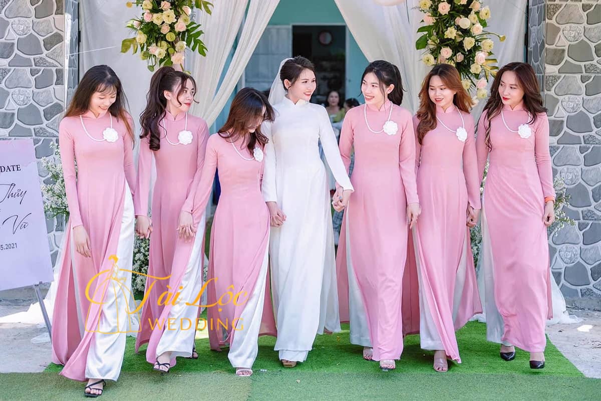 10 Địa Chỉ Cho Thuê Áo Dài Bưng Quả Giá Rẻ & Đẹp Nhất Tphcm