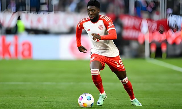 Alphonso Davies gây khó cho Bayern để có thể chuyển đến CLB mong ước