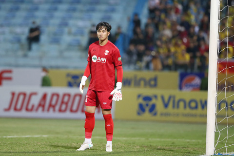Cao Văn Bình, thủ môn trẻ nhất V-League nói gì sau trận đầu ra sân? - Tuổi Trẻ trực tuyến