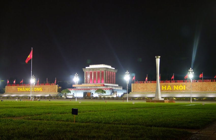 Hình ảnh đẹp lăng Hồ Chí Minh về đêm