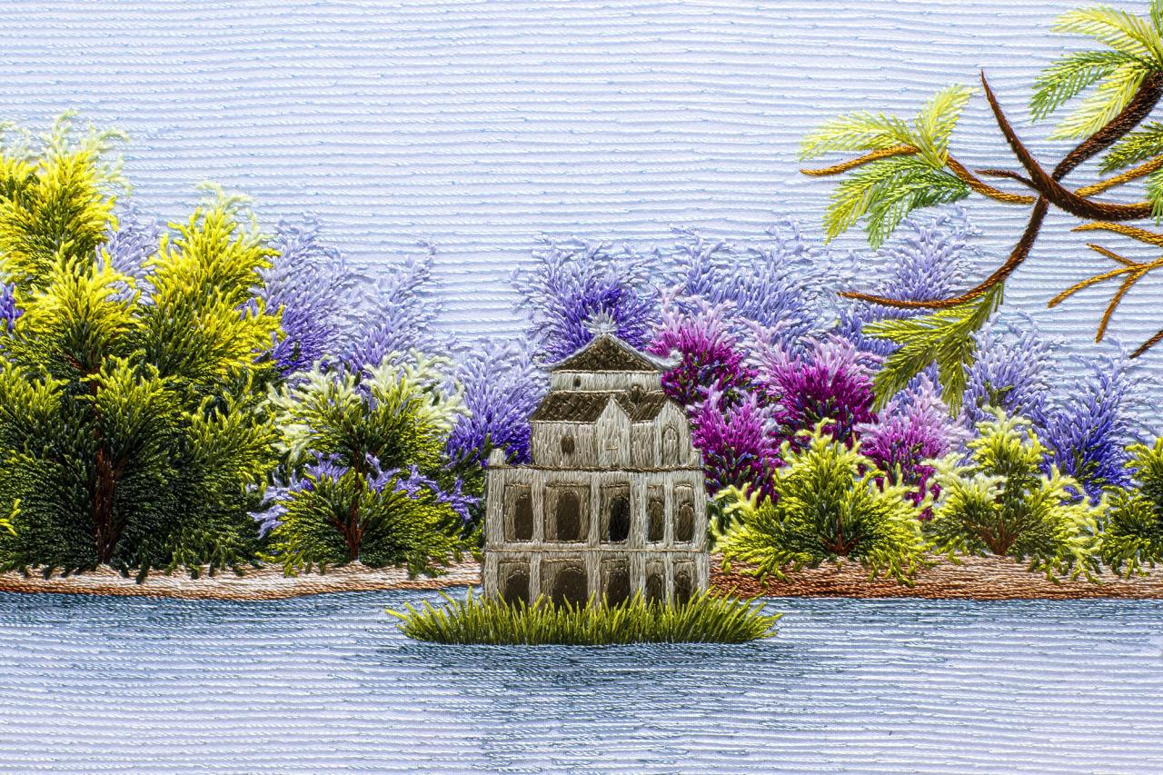 Hình ảnh Hồ Gươm bằng tranh thêu cực đẹp