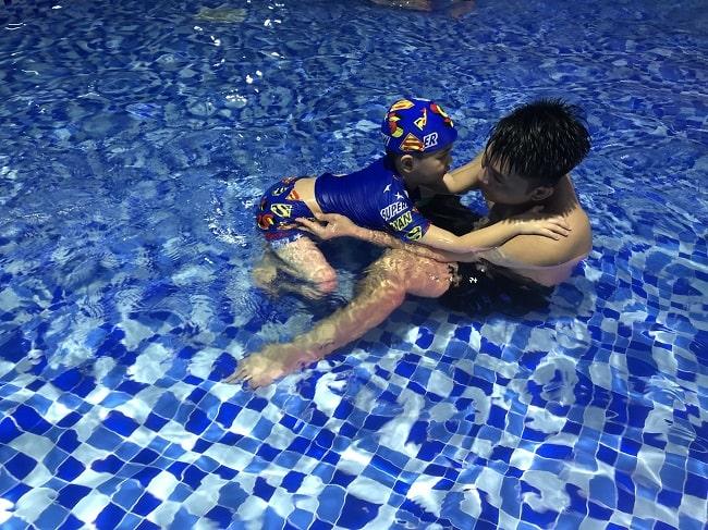 Top 5 Địa Chỉ Dạy Bơi Sinh Tồn Uy Tín Tại Hà Nội