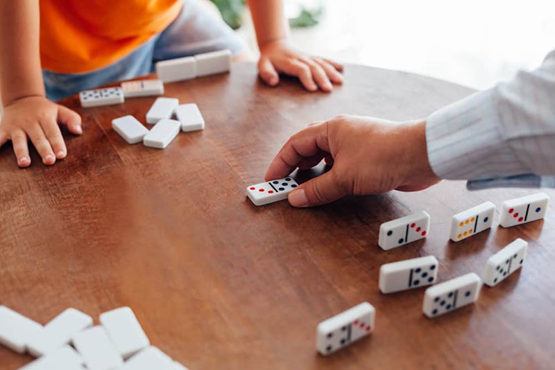 Hướng dẫn đơn giản, chi tiết cách chơi và luật chơi Domino truyền thống