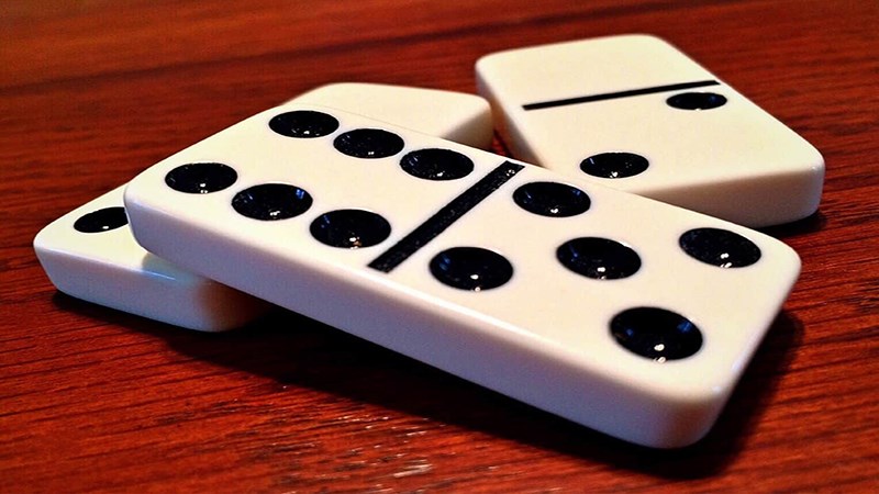 Hướng dẫn đơn giản, chi tiết cách chơi và luật chơi Domino truyền thống