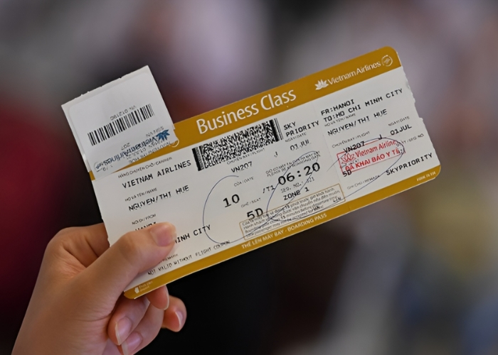 Kinh nghiệm săn vé máy bay Tết giá rẻ - Kiểm tra thông tin và chính sách hoàn vé trước khi đặt