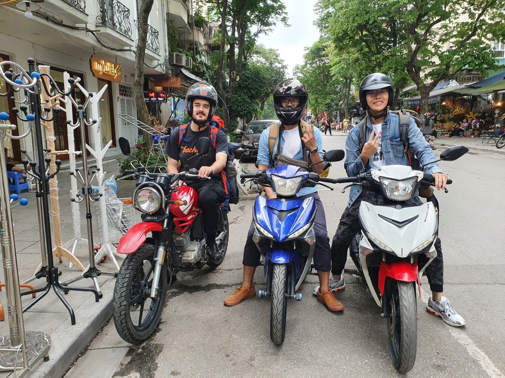 Thuê xe máy Hà Nội 13535 